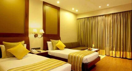 Sun-N-Sand Room Type - SUPERIOR ROOM CITY VIEW