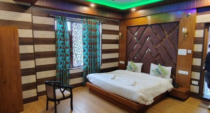 Hotel Golden Eye Room Type - Premium Room with Ac