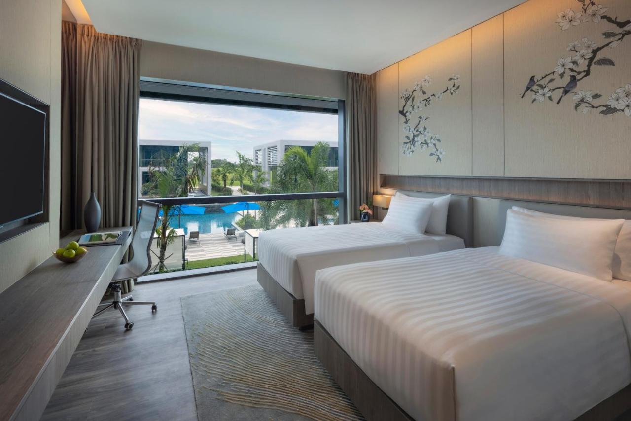 Dusit Thani Laguna Singapore - Tap to explore photos