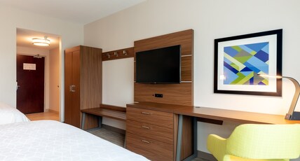 Holiday Inn Express CALHOUN SOUTH Room Type - 2 Queen Beds Standard Comm Access