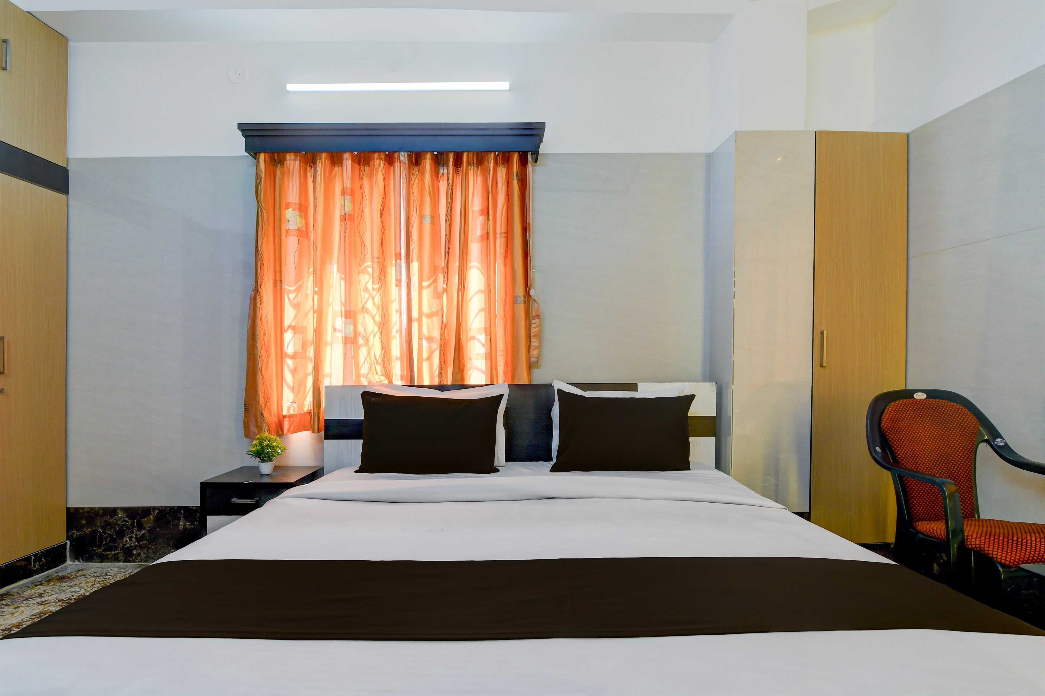 Super Hotel O Howrah Railway Station - Tap to explore photos