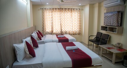Hotel Thikana Palace Room Type - DELUXE FAMILY SUITE ROOM