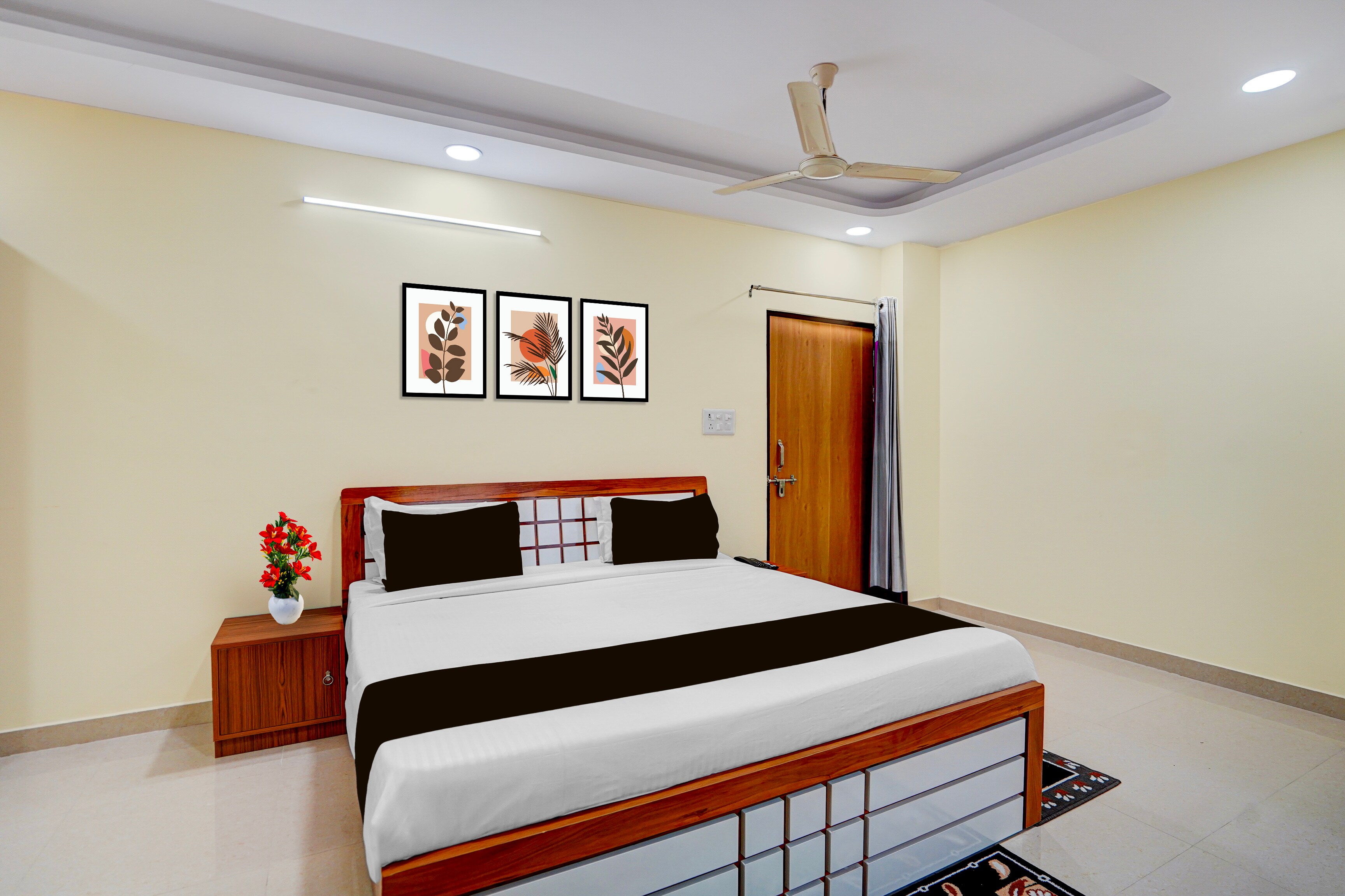 Collection O Vikas Bhawan Sarvodaya Nagar - Tap to explore photos