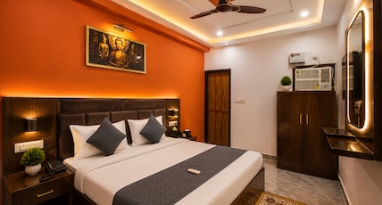 Hotel Dwarkadhish Plaza Room Type - GROUND FLOOR DLX ROOM Hotel Dwarkadhish Plaza Room Type - GROUND FLOOR DLX ROOM