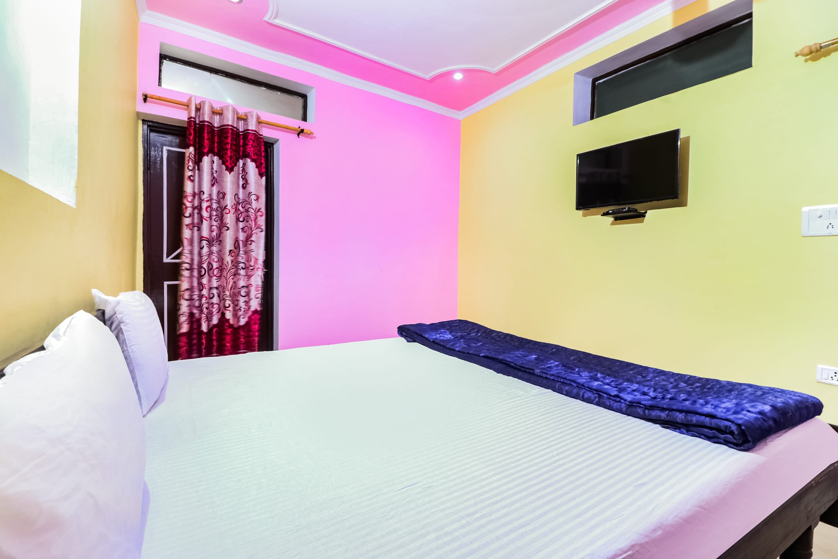 SPOT ON Doon View Guest House - Tap to explore photos