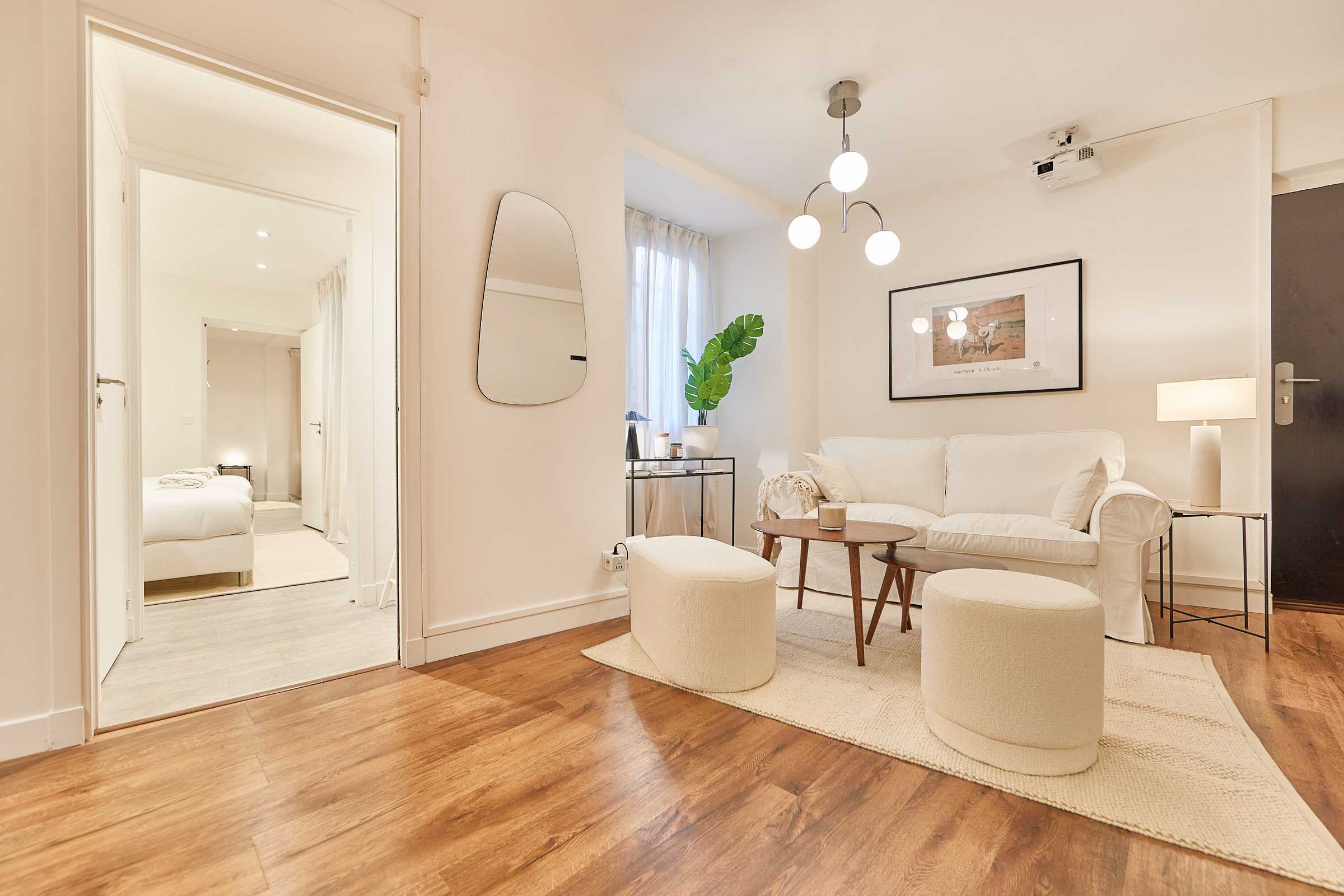 Classy Apartment 2BD/4P - Eiffel Tower - Tap to explore photos