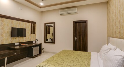 Hotel Ambience Room Type - DELUXE ROOM Hotel Ambience Room Type - DELUXE ROOM