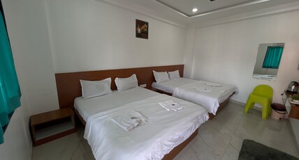 Hotel Rudra Inn Room Type - 4 Bed AC Room with Balcony