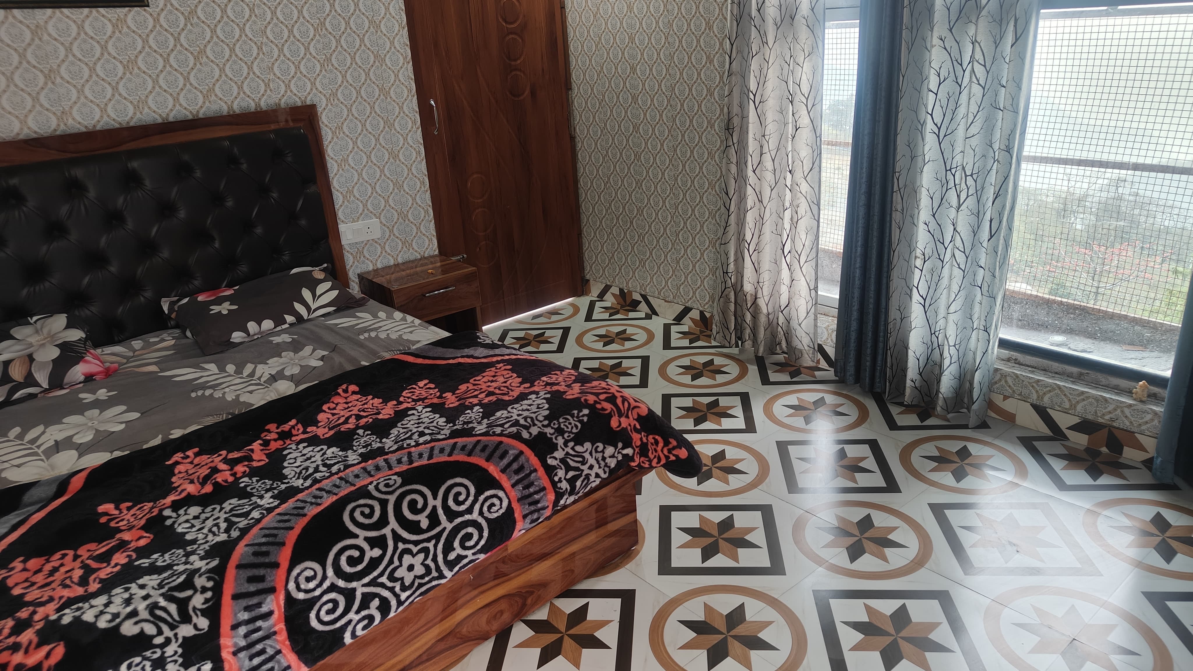 Royal hills home stay mussoorie - Tap to explore photos