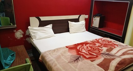 Hotel Maa Dham 10 min walking Ram Mandir Room Type - Deluxe Room