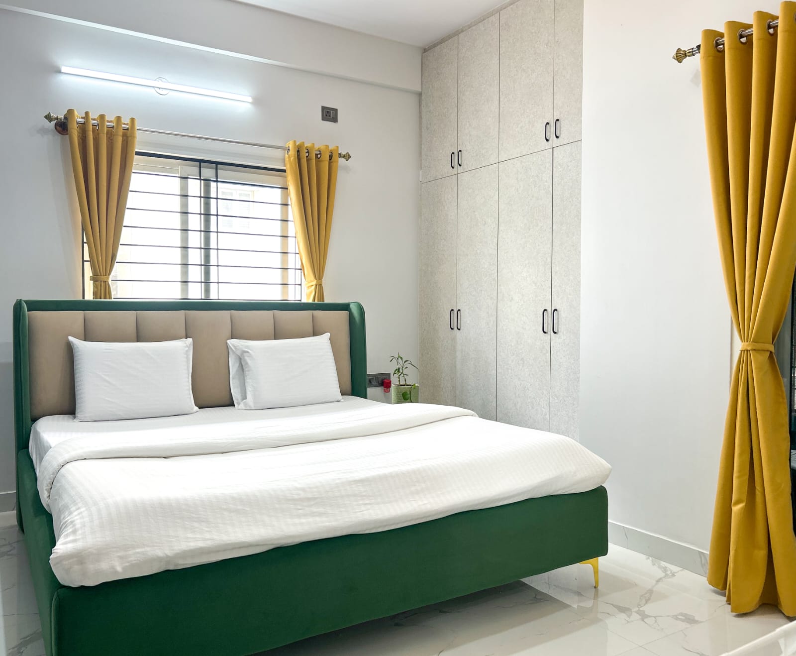 Yuhii Breeze 1Bhk apartment - Tap to explore photos