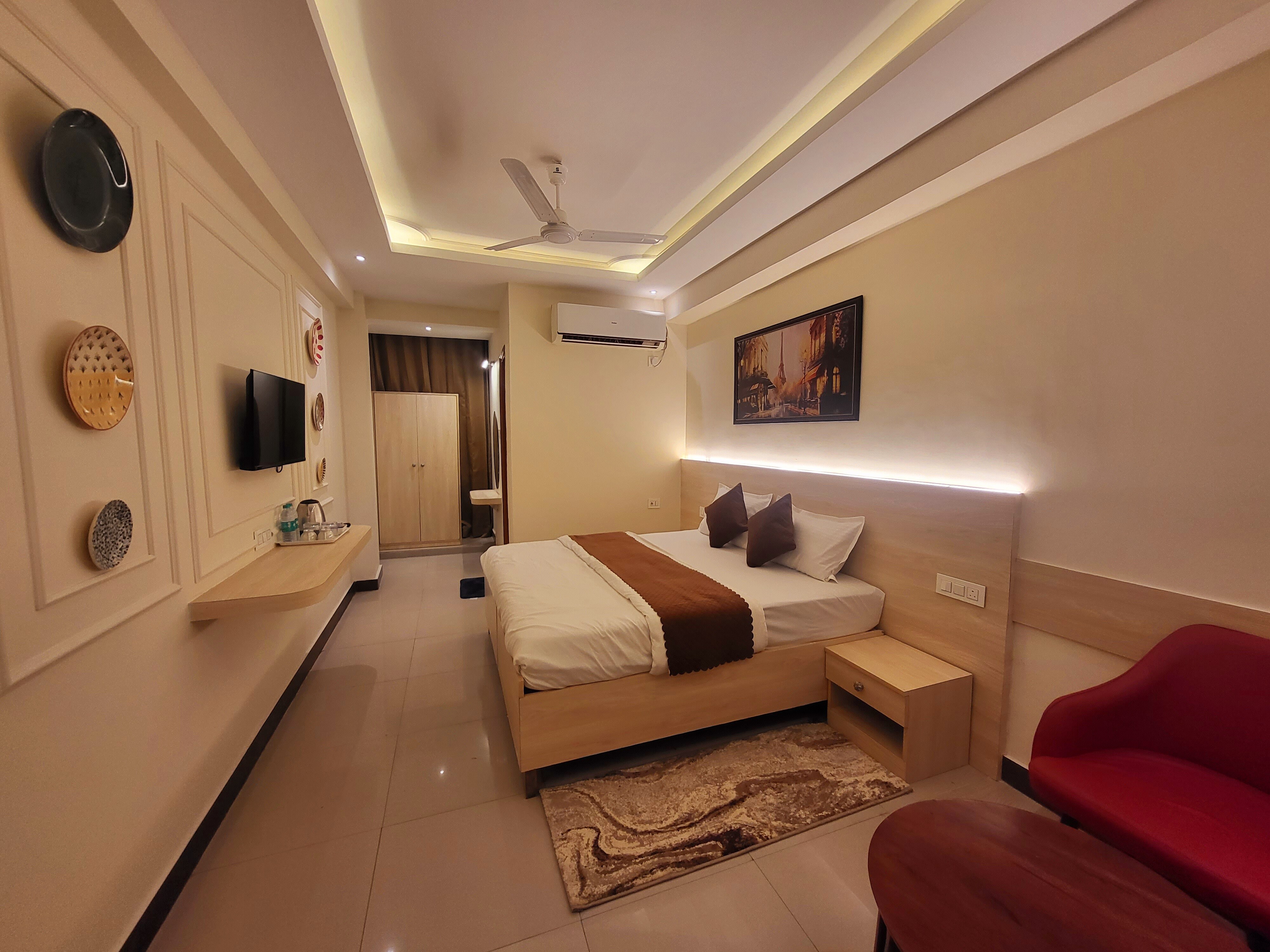Hotel Ananta Vilas - Tap to explore photos