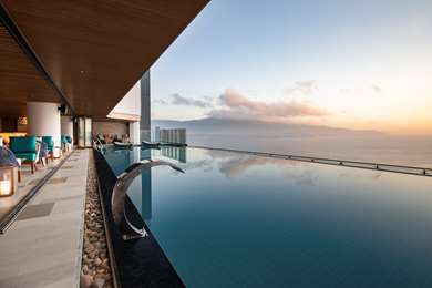 Radisson Hotel Danang - Tap to explore photos