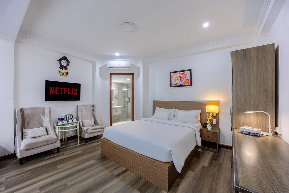 A25 Hotel - 14 Pho Duc Chinh - Tap to explore photos