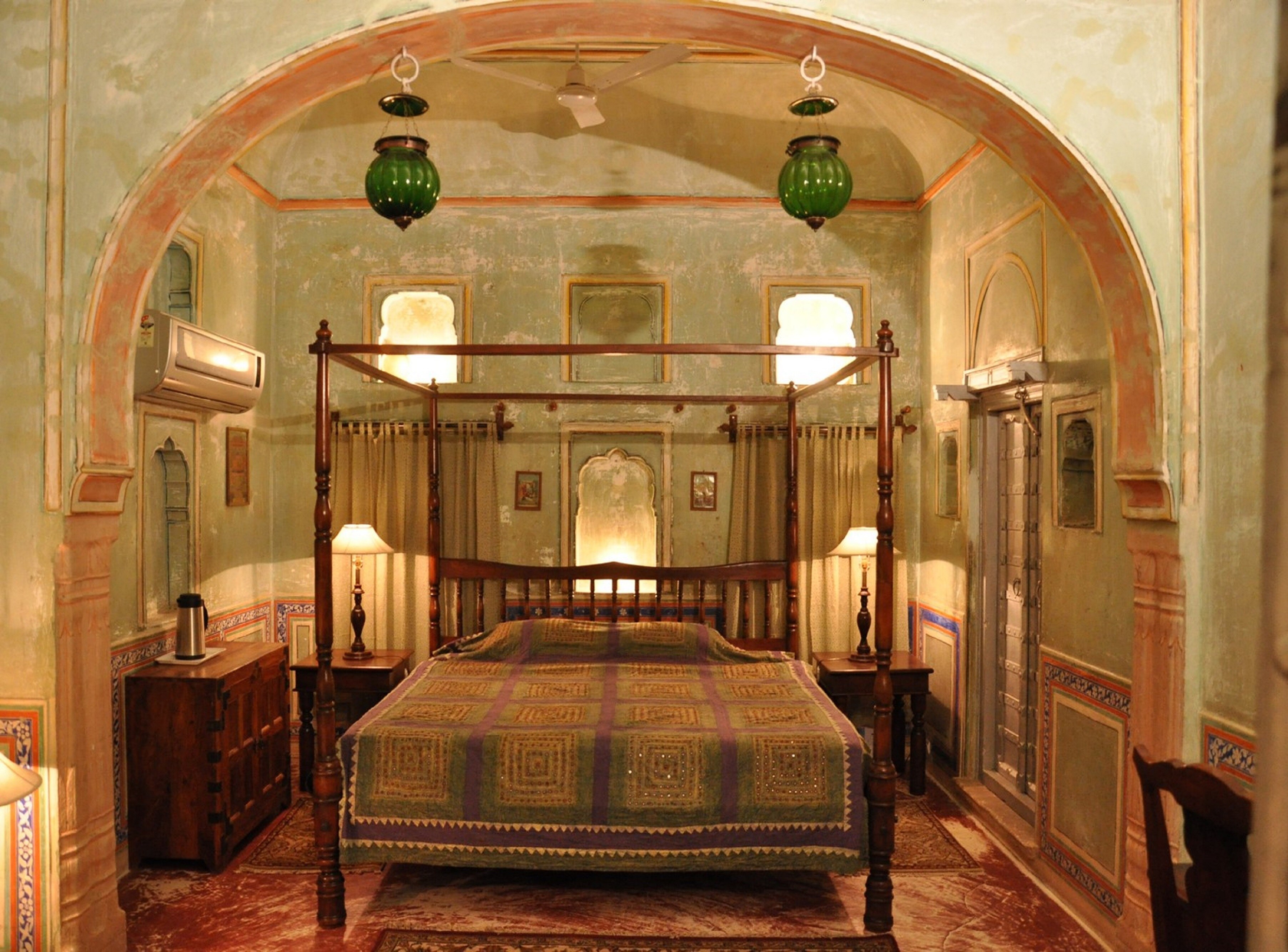 Hotel Chobdar Haveli - Tap to explore photos