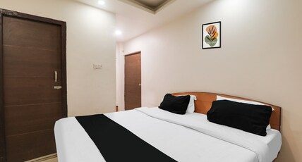 Hotel O Krishna Nagar Metro Formerly TJ International Room Type - Classic Hotel O Krishna Nagar Metro Formerly TJ International Room Type - Classic