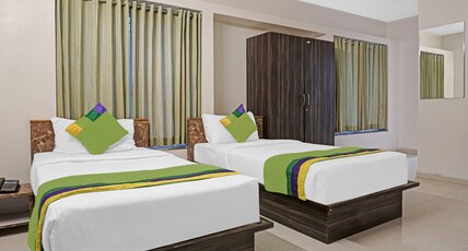Treebo Diamond Residency - DDPK Inn Room Type - Deluxe Room