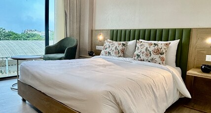 Hotel Limon Sector 29 Room Type - Deluxe Room City View