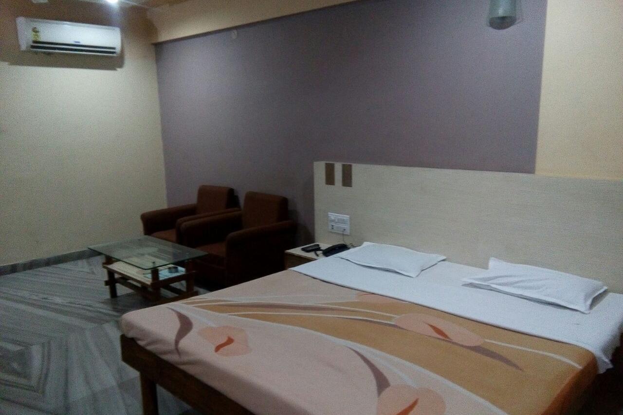Hotel shri Krishn - Tap to explore photos