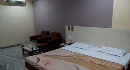 Hotel shri Krishn Room Type - Deluxe Double Ac Room