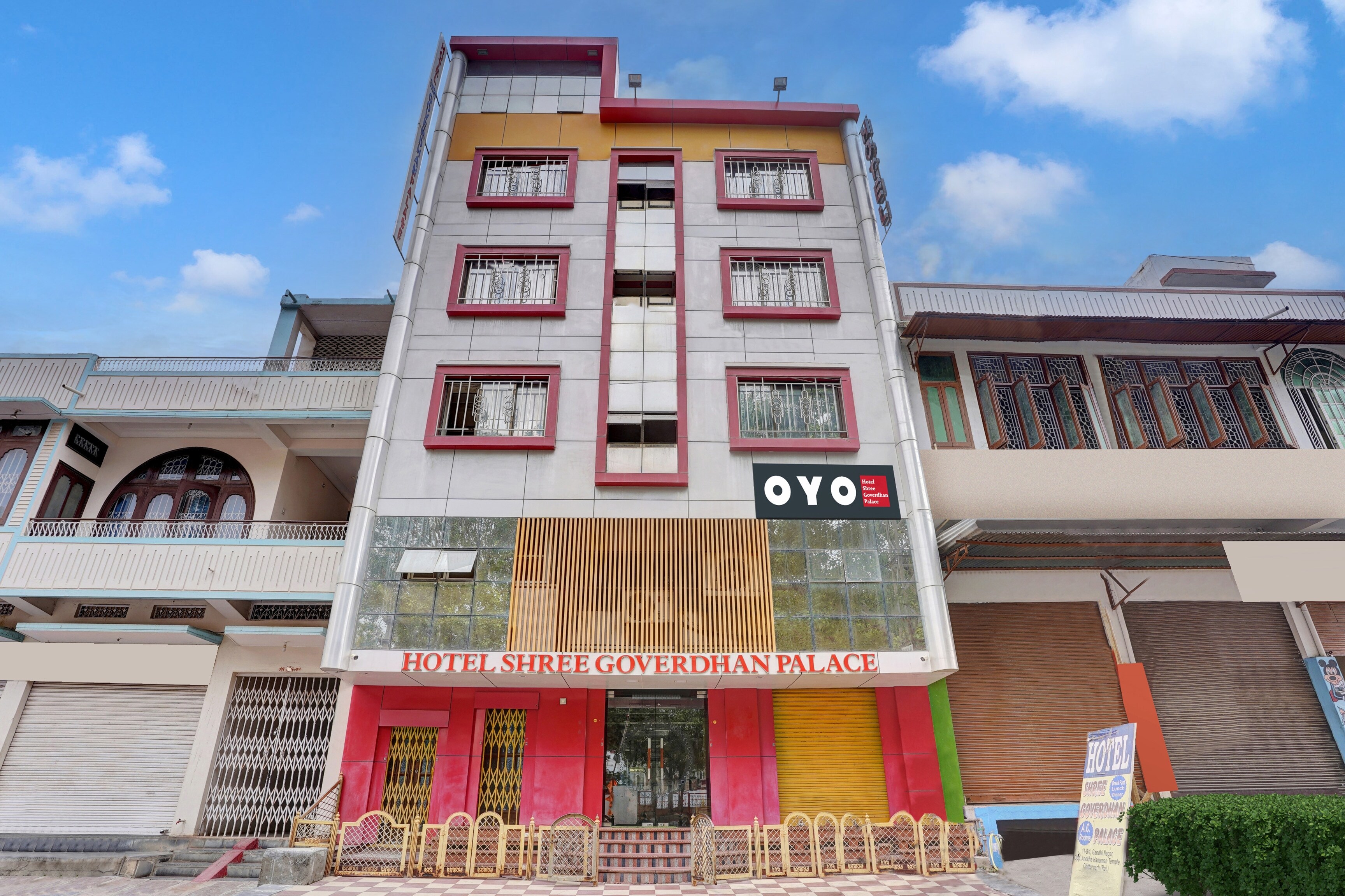 Hotel O Shree Goverdhan Palace - Tap to explore photos
