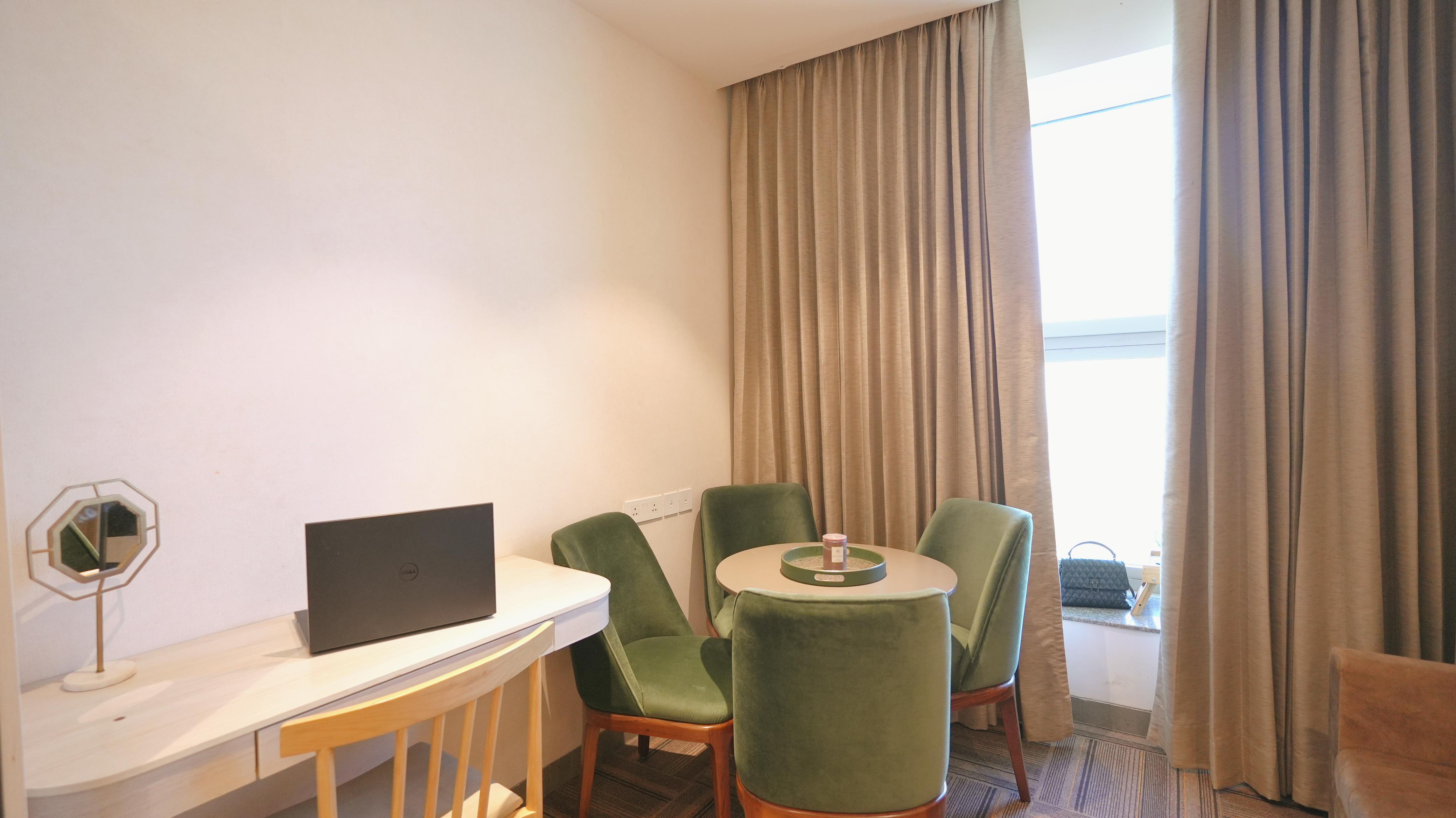 Elite Executive Suite 1BHK@ Gurugram - Tap to explore photos