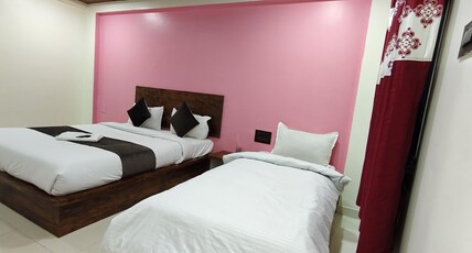 Hotel Sai Niwas Room Type - Super Deluxe Three Bed Room