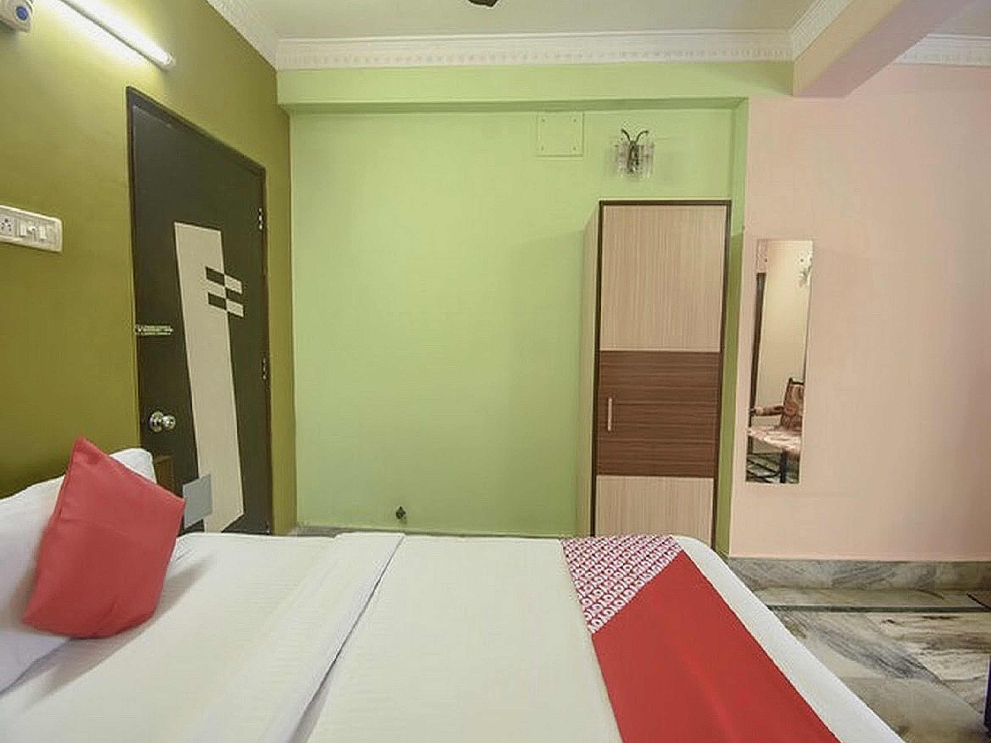 Hotel O Chaudhary - Tap to explore photos