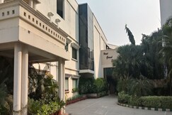 Hotel Grand Sharda
