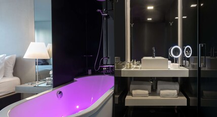 Doubletree by Hilton Lisbon Fontana Park Room Type - KING PREMIUM WITH TERRACE Doubletree by Hilton Lisbon Fontana Park Room Type - KING PREMIUM WITH TERRACE