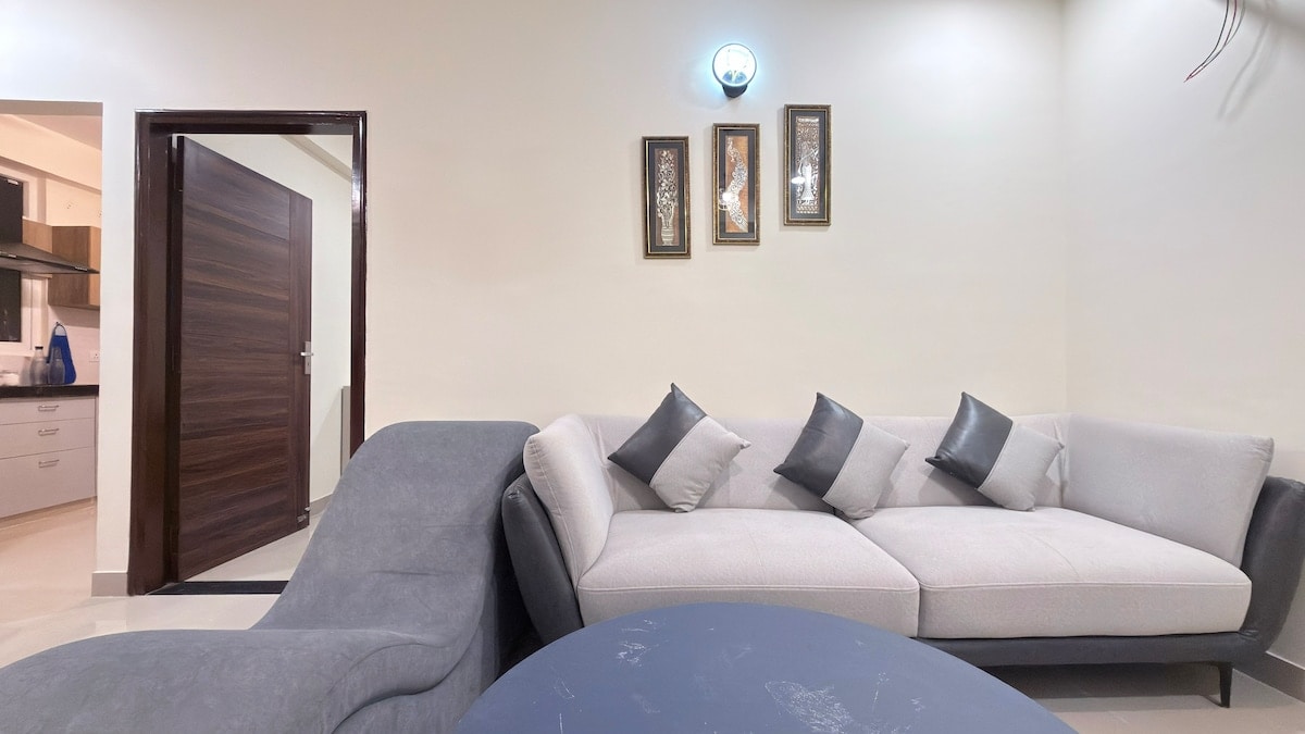 Highrise Suite 12th Floor 2BHK With OTT - Tap to explore photos