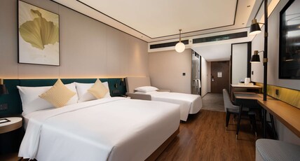 Hilton Garden Inn Beijing West Railway Station Room Type - KING GUEST RM W SOFA BED