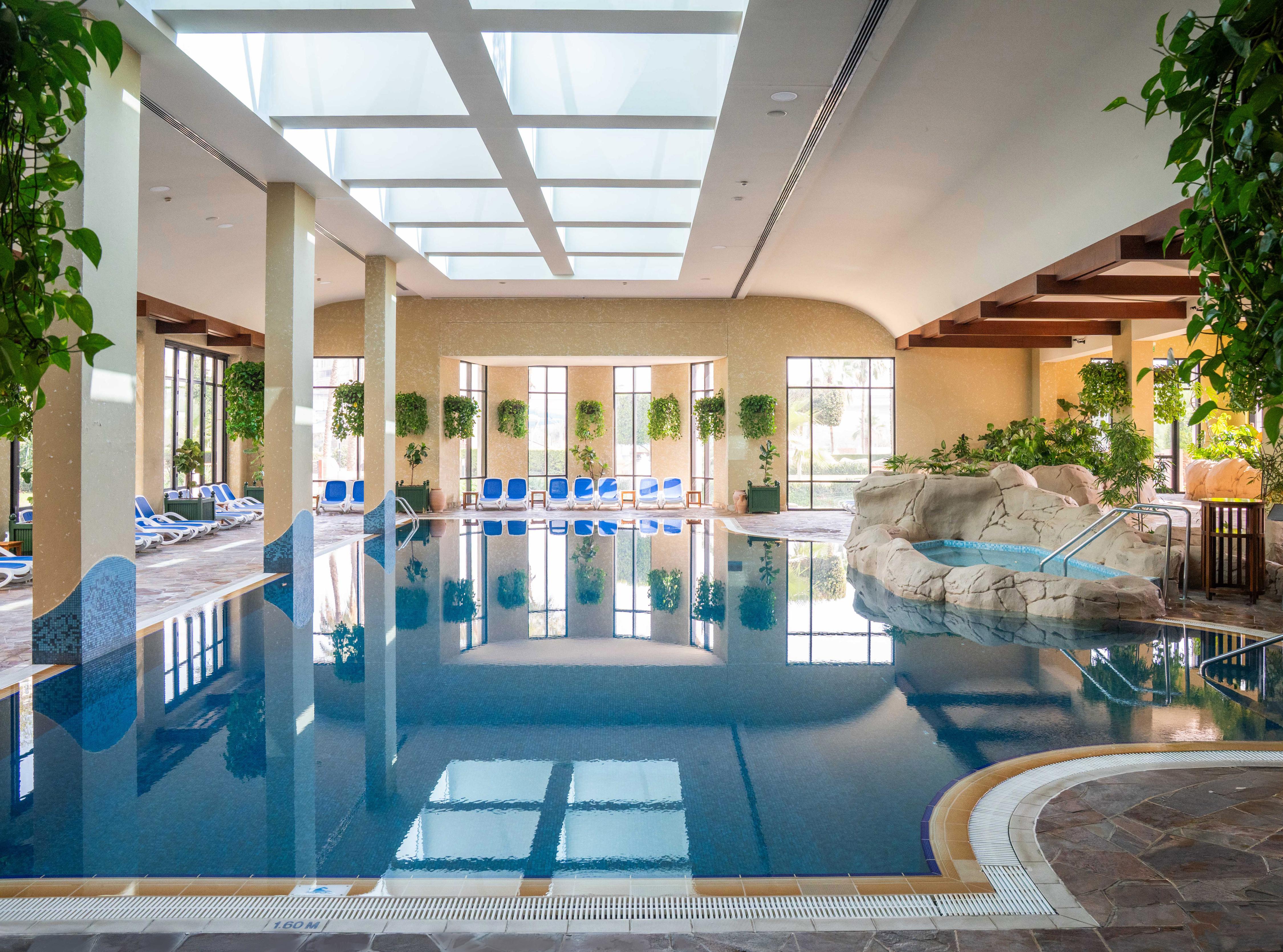 Grand Hyatt Dubai Hotel - Tap to explore photos