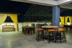 SHRIJEE INN