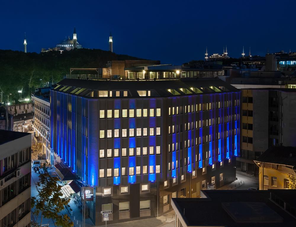 DoubleTree by Hilton Hotel Istanbul - Sirkeci - Tap to explore photos
