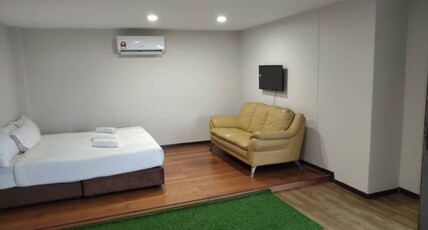 Swing & Pillows - Apple Hotel Shah Alam Room Type - Queen Studio