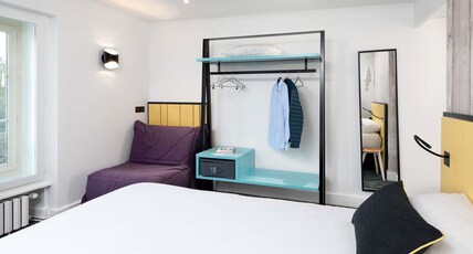 ibis Styles Macon Centre Room Type - Standard Room with one double bed and one single bed
