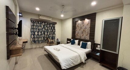 Hotel Orange Room Type - Deluxe Room