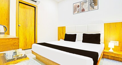 Collection O Adajan Formerly Hotel Western Inn Room Type - Deluxe