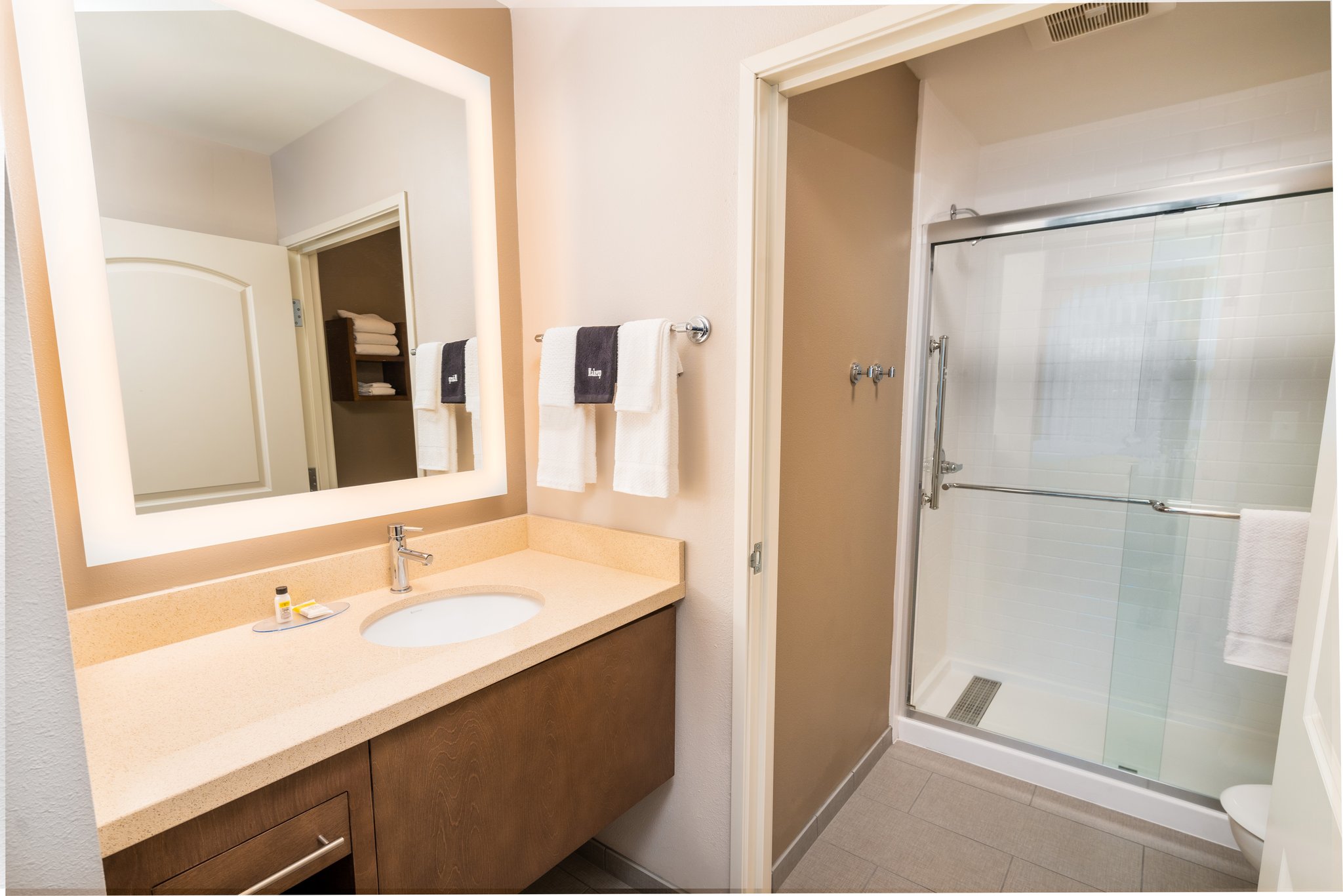 Staybridge Suites Coeur d'Alene - Tap to explore photos