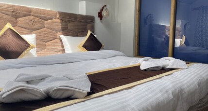 The empire Room Type - Bedroom 7