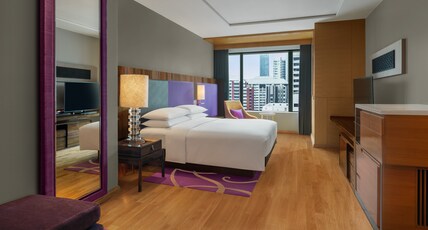 Renaissance Bangkok Ratchaprasong Hotel Room Type - Ratchaphruek Suite, Club lounge access, 3 Bedroom Presidential Suite, High floor