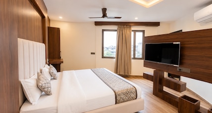 Hotel Shri Siddhi Vinayak Room Type - Deluxe Room Hotel Shri Siddhi Vinayak Room Type - Deluxe Room