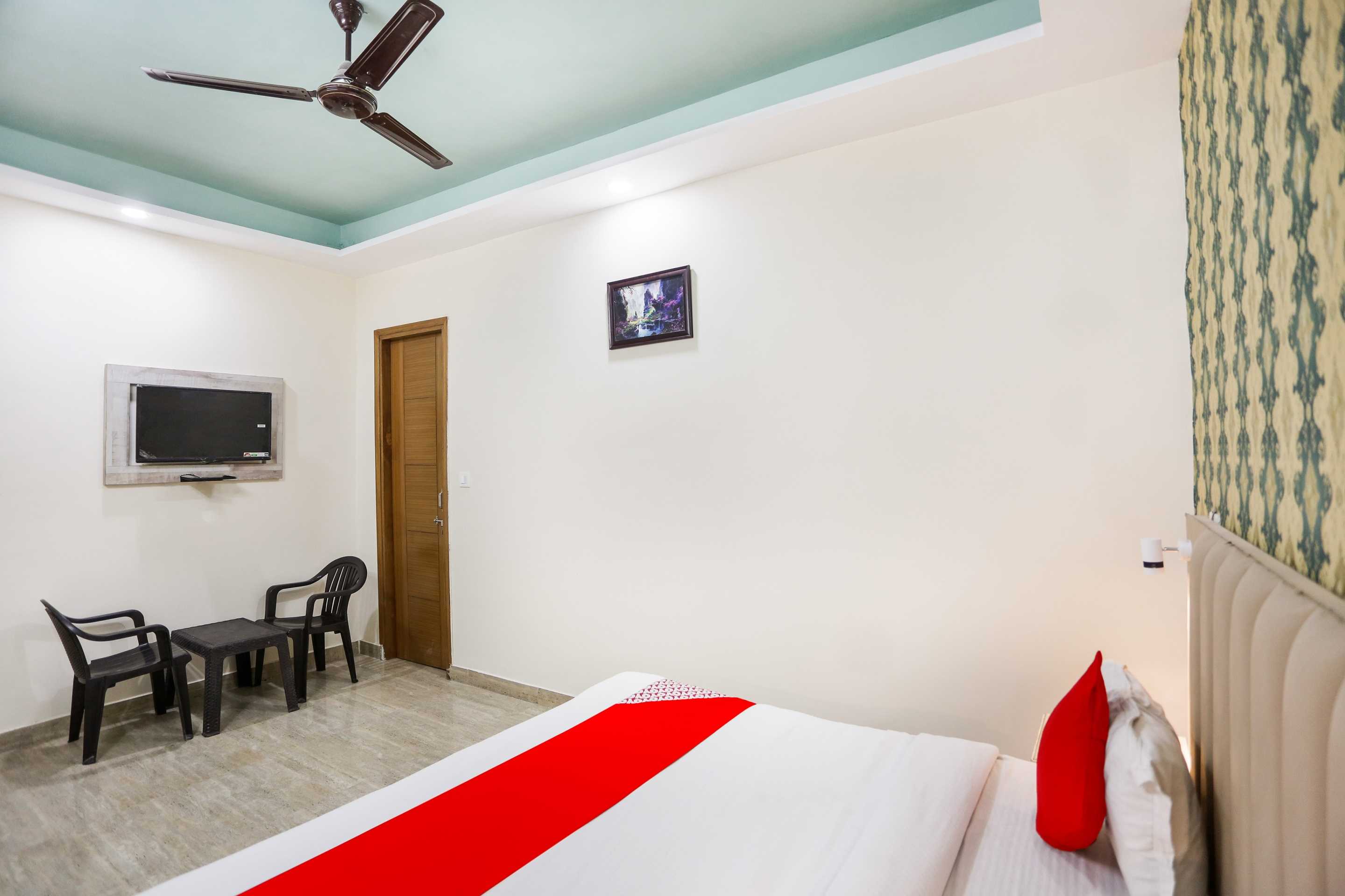 Hotel O Paradise - Tap to explore photos