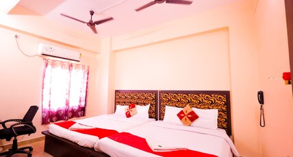 Hotel City Plaza Room Type - Deluxe Room with Hill View Queen Bed Hotel City Plaza Room Type - Deluxe Room with Hill View Queen Bed