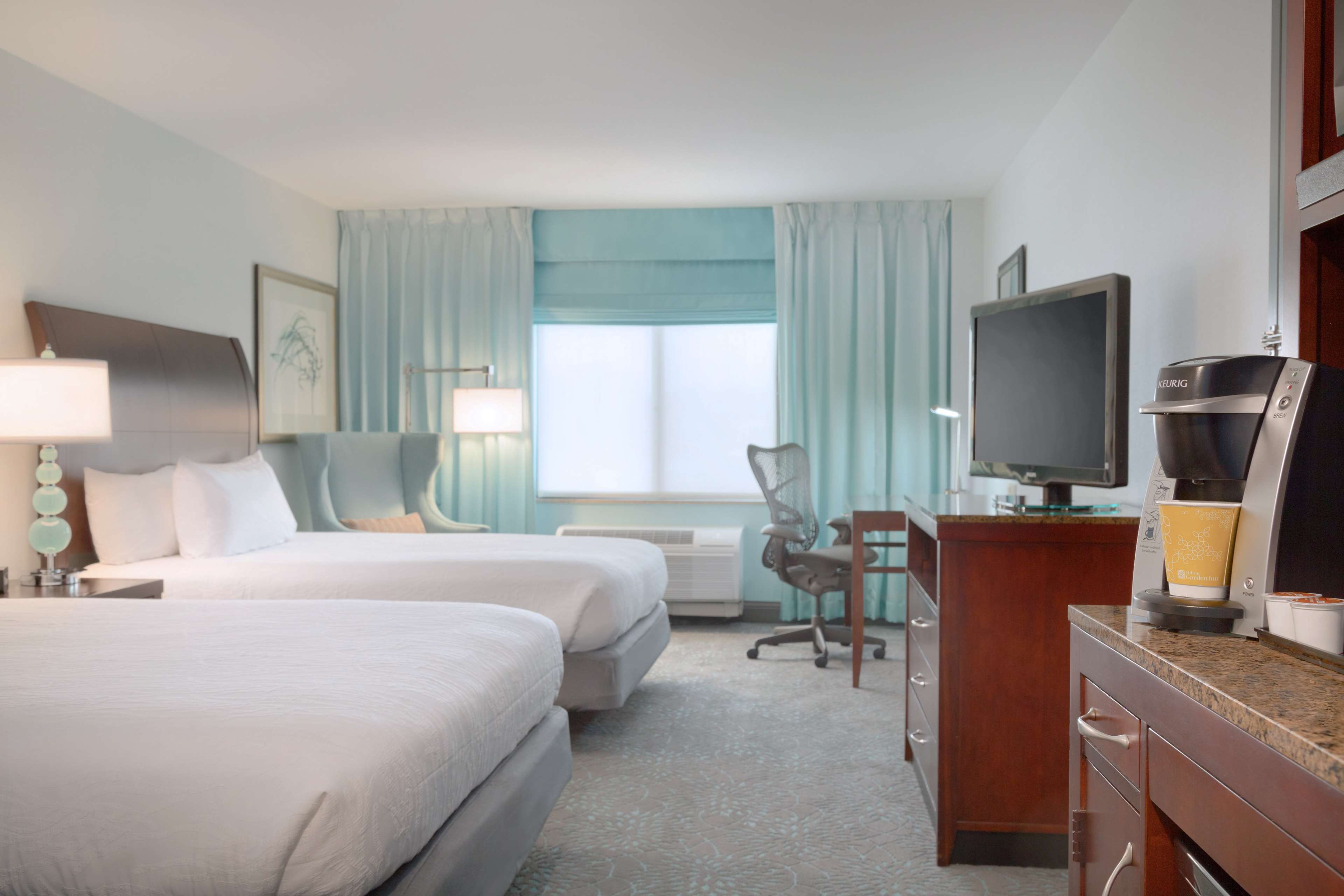 Hilton Garden Inn Worcester - Tap to explore photos