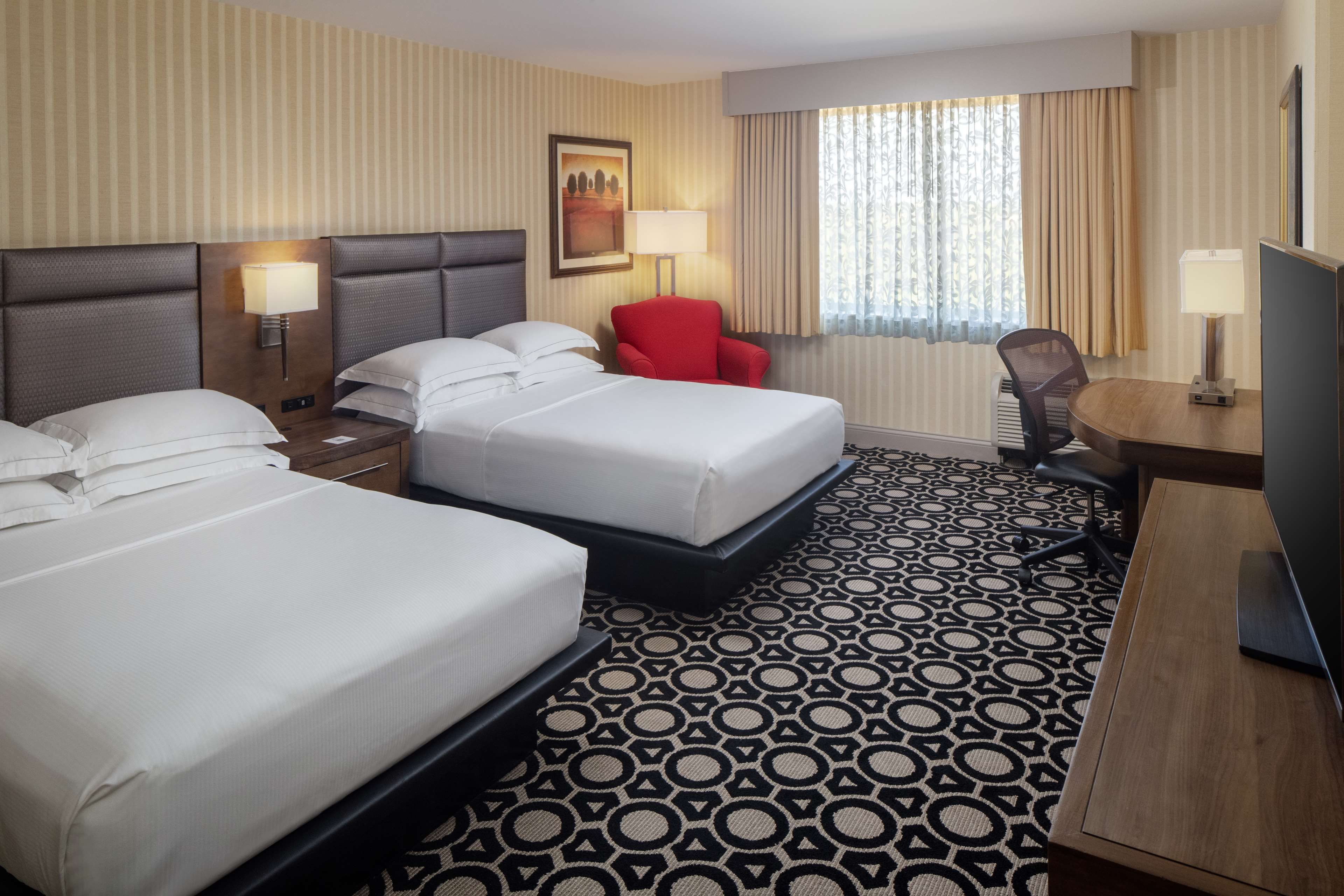 HILTON CHICAGO NORTHBROOK - Tap to explore photos