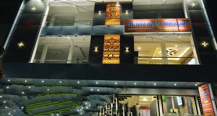 SHREE ANANAT MAHADEV GUEST HOUSE Room Type - 3 Bedded Family AC Room