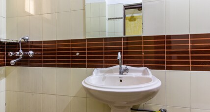 Sharmas B&B | 50 steps to Golden Temple Room Type - Family Room-AC