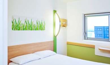 IBIS BUDGET BIRMINGHAM AIRPORT Room Type - Double room with one double bed for up to 2 people IBIS BUDGET BIRMINGHAM AIRPORT Room Type - Double room with one double bed for up to 2 people